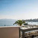 Panorama - Free Rooftop Pool Entry *
