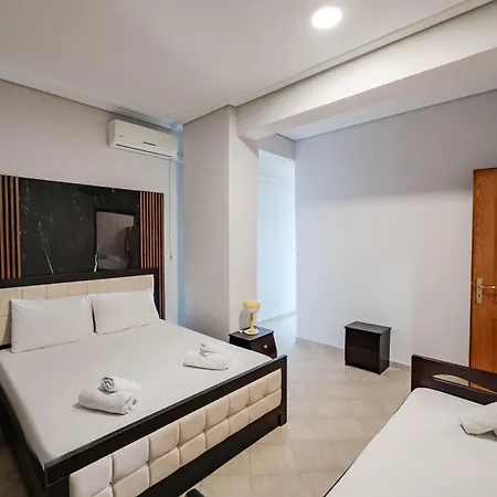 Panorama - Free Rooftop Pool Entry