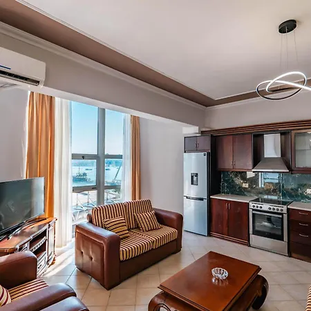 شقة Panorama - Free Rooftop Pool Entry ساراندا