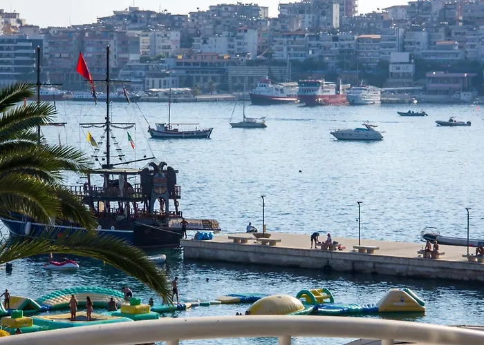 Panorama - Free Rooftop Pool Entry