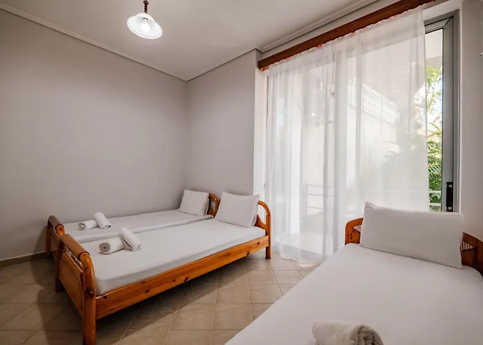 Panorama - Free Rooftop Pool Entry