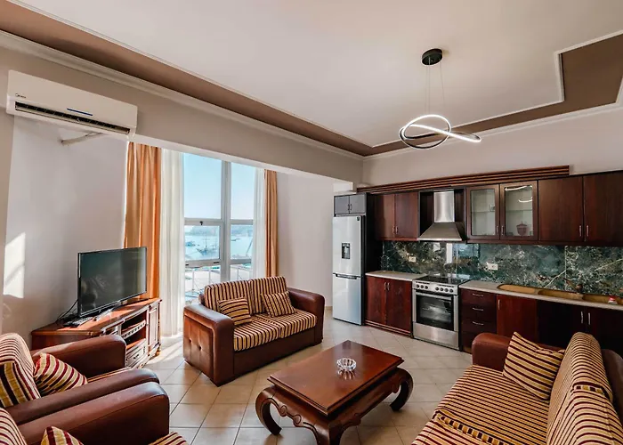 Panorama - Free Rooftop Pool Entry ساراندا